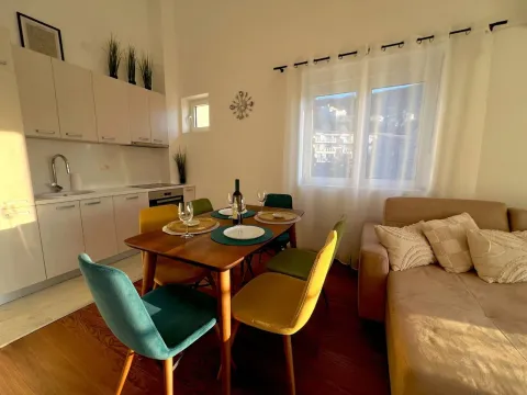 Izdavanje, dvosoban stan, 60m², Pržno, Budva - image 6