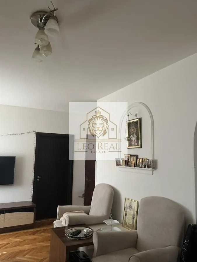 Prodaja, kuća, 400m², Surčin, Beograd