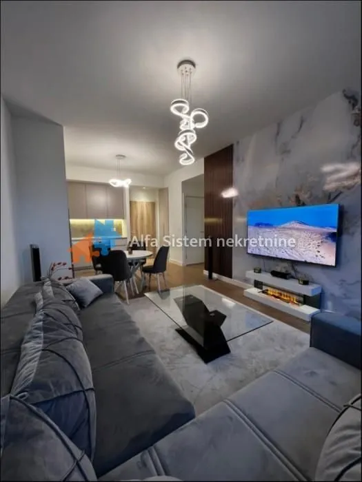 Izdavanje, dvosoban stan, 55m², Savski Venac, Beograd
