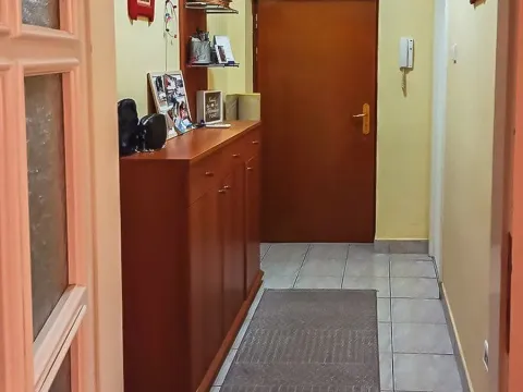 Izdavanje, trosoban stan, 80m², Centar, Podgorica - image 9