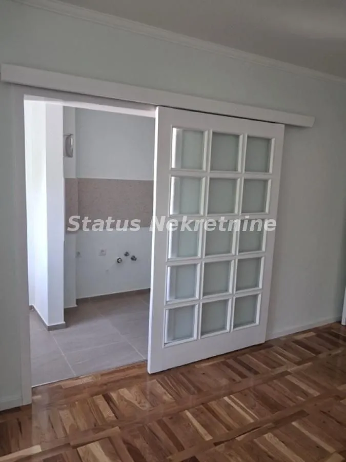 Prodaja, dvosoban stan, 47m², Adamovićevo Naselje, Novi Sad Sve Podlokacije