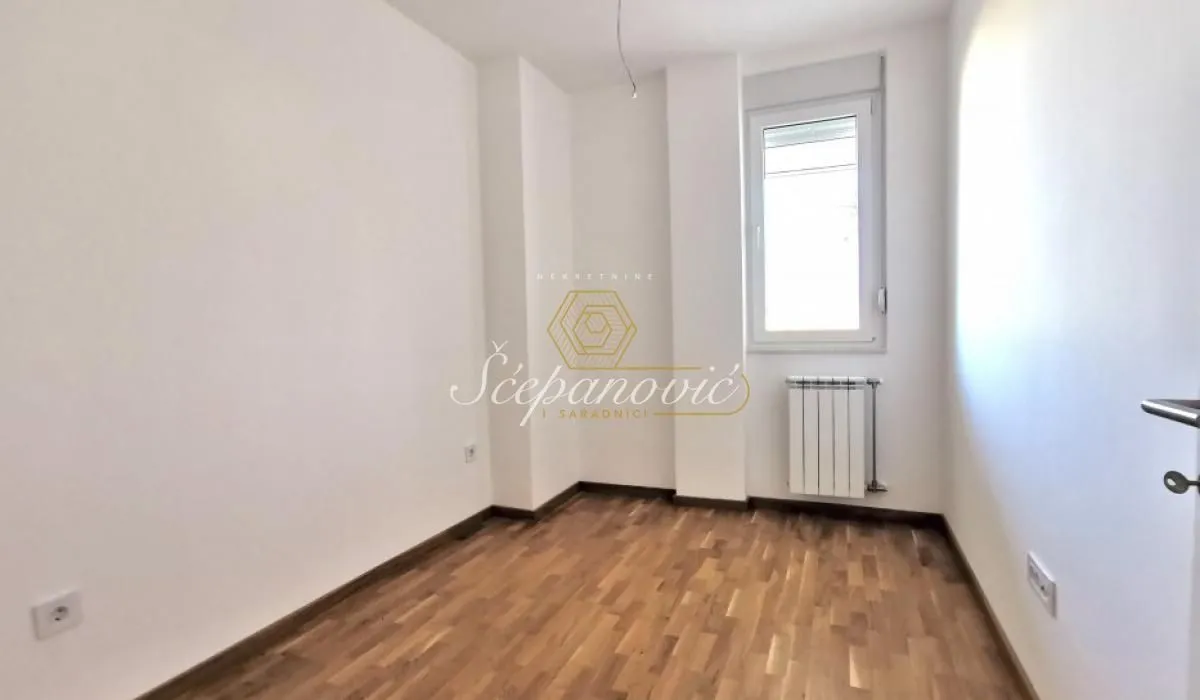 Prodaja, četvorosoban stan, 80m², Petrovaradin, Novi Sad