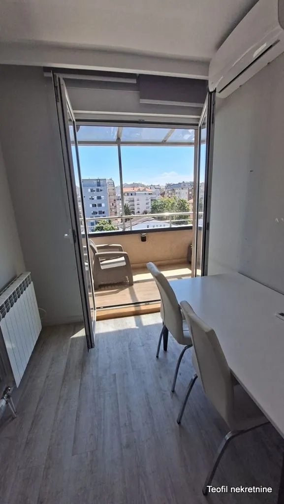 Izdavanje, stan, 118m², Đeram Pijaca, Beograd