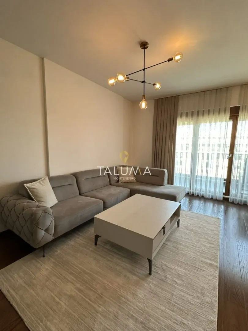 Izdavanje, dvosoban stan, 79m², City Kvart, Podgorica