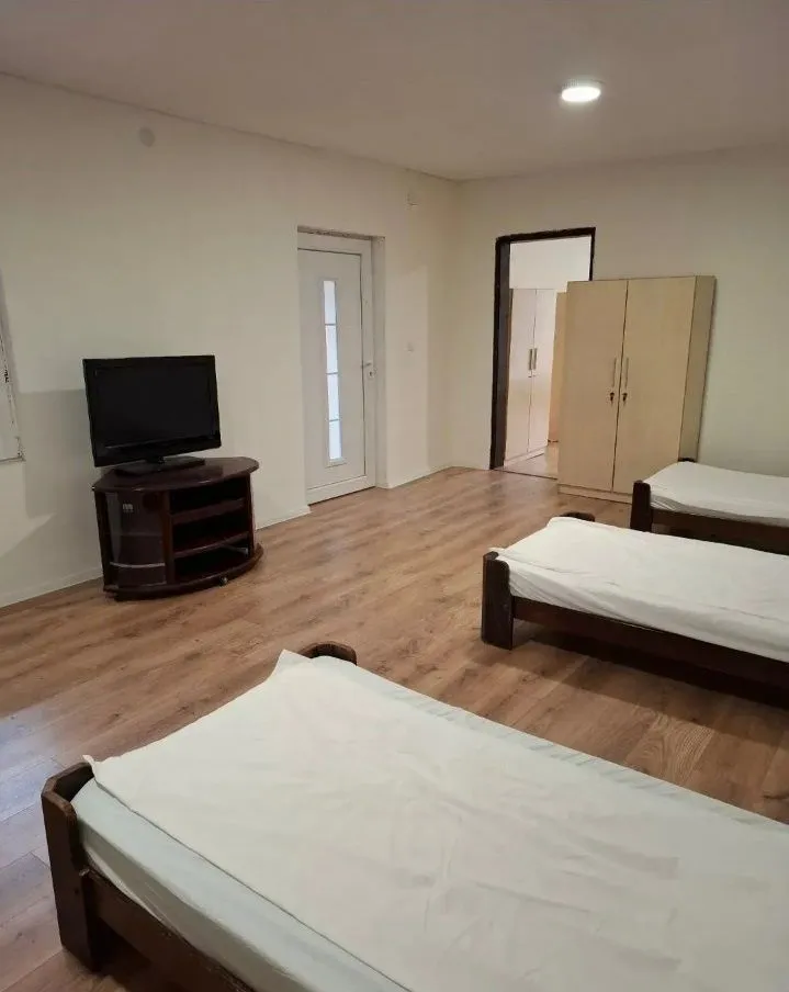 Izdavanje, kuća, 90m², Boljevci, Surčin