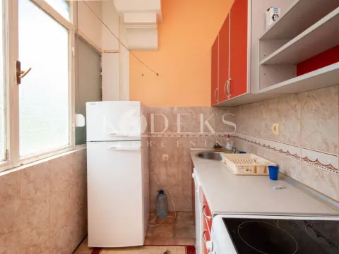 Izdavanje, jednosoban stan, 45m², Centar, Podgorica - image 3
