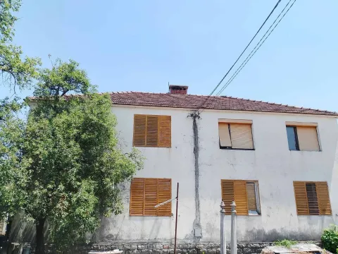Prodaja, kuća, 180m², Podgorica, Crna Gora