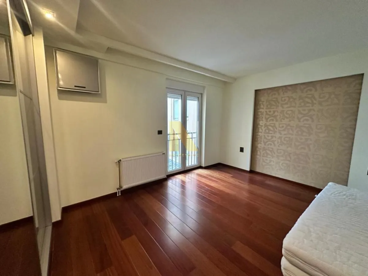 Prodaja, četvorosoban stan, 126m², Bulevar Oslobodjenja, Novi Sad Sve Podlokacije