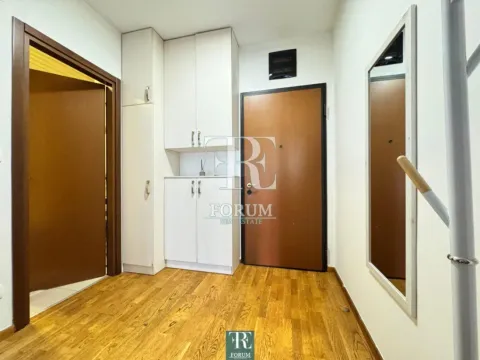 Izdavanje, jednosoban stan, 55m², City Kvart, Podgorica - image 7