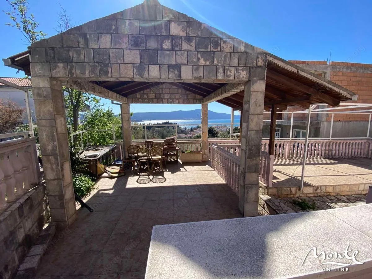 Prodaja, kuća, 180m², Tivat, Crna Gora