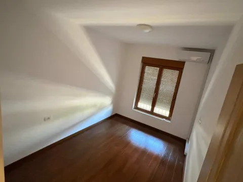 Izdavanje, dvosoban stan, 69m², Master Kvart, Podgorica - image 6