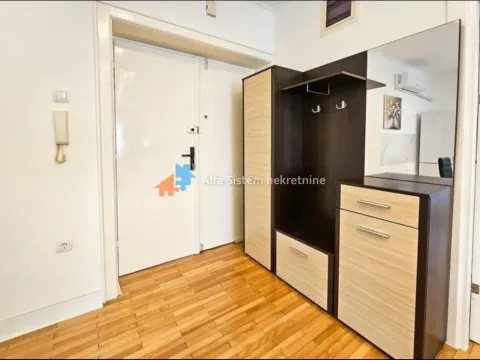 Rent, three bedroom apartment, 61m², Južni Bulevar, Vračar Sve Podlokacije - image 3