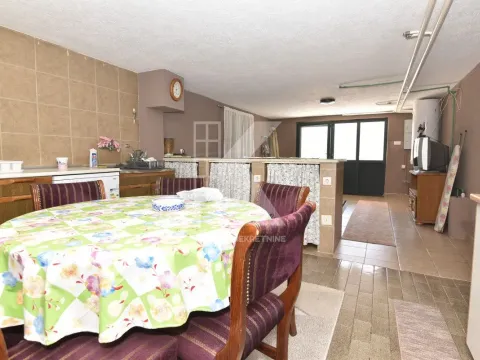 Rent, house, 200m², Stari Aerodrom, Podgorica - image 10