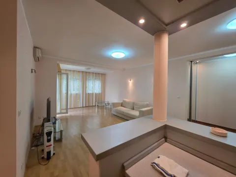 Prodaja, dvosoban stan, 70m², Centar, Budva - image 1