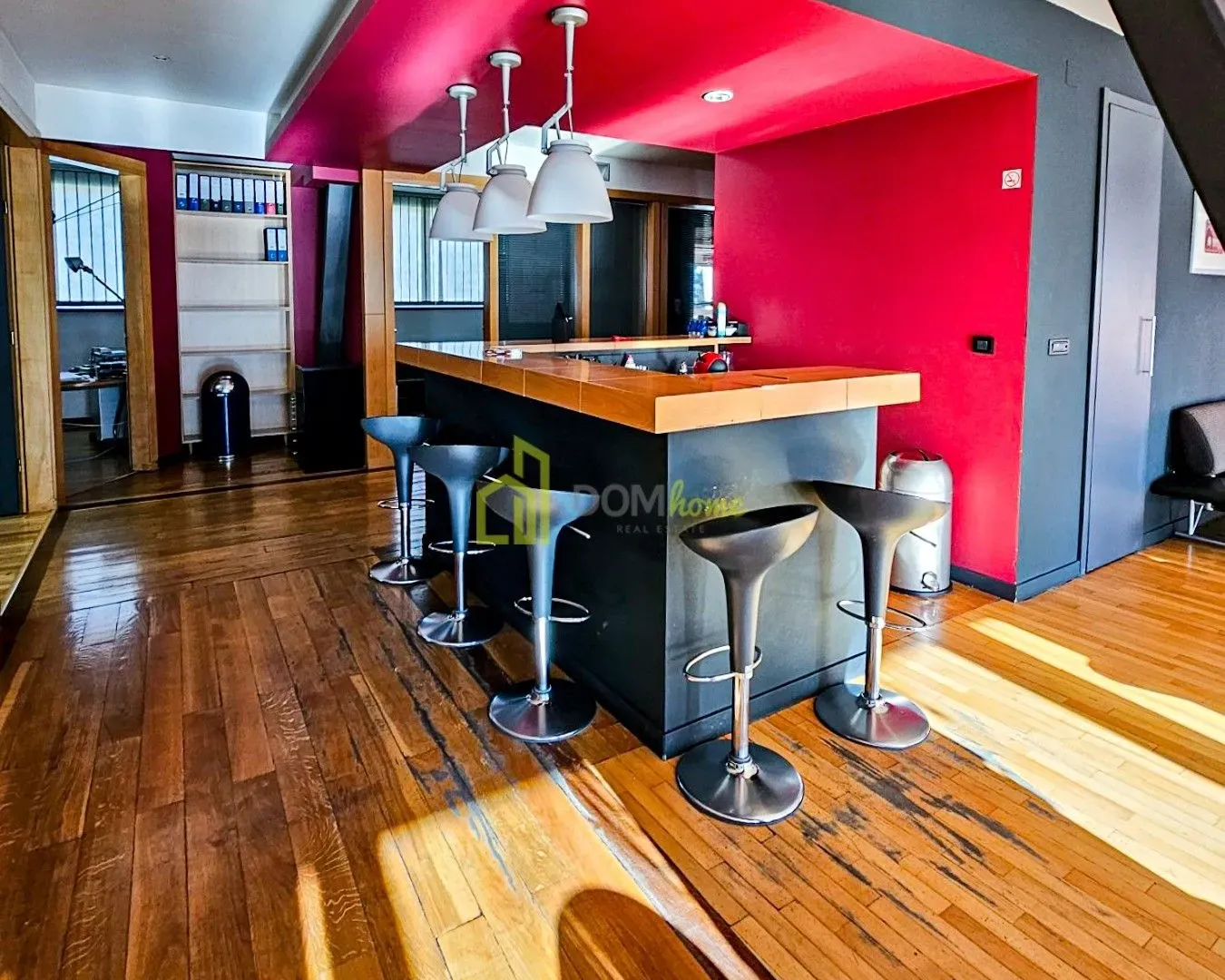 Izdavanje, poslovni prostor, 222m², Centar, Podgorica