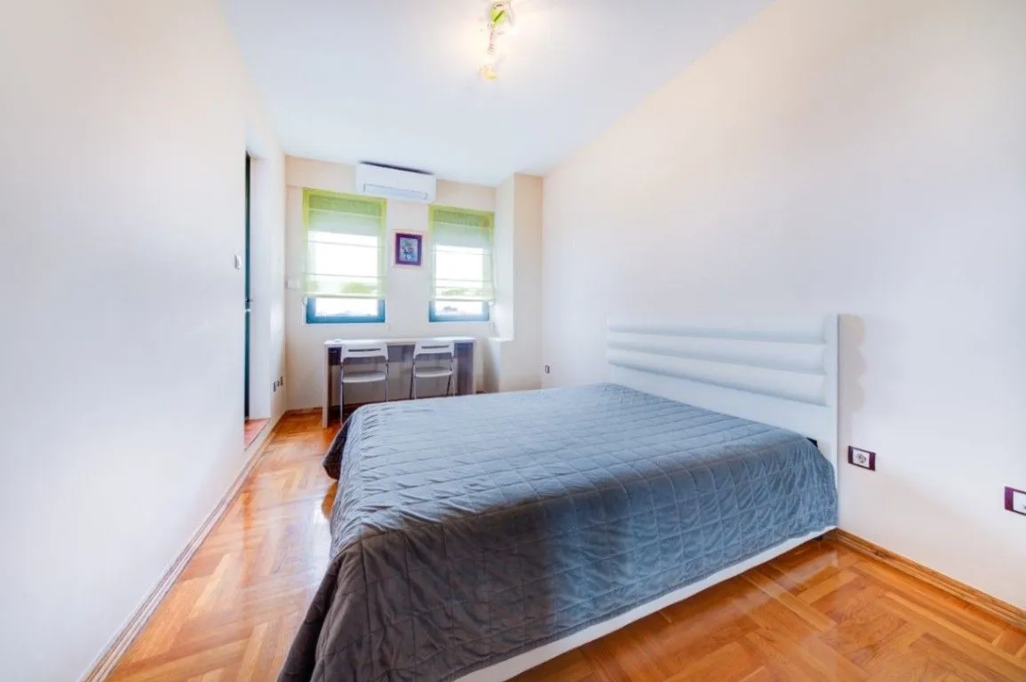 Prodaja, dvosoban stan, 85m², Centar, Podgorica