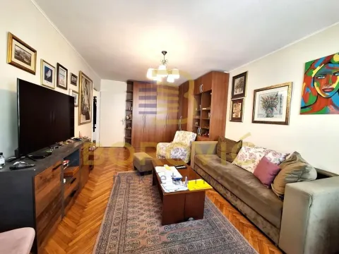 Prodaja, dvosoban stan, 64m², Slavija, Vračar Sve Podlokacije - image 3