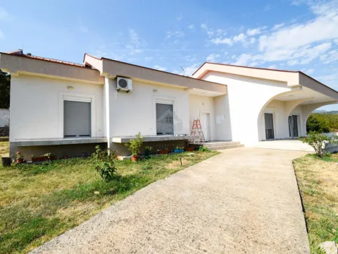 Rent, house, 18000m², Podgorica, Crna Gora