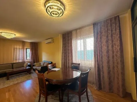 Izdavanje, kuća, 130m², Stari Aerodrom, Podgorica - image 4