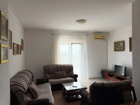 Rent, two bedroom apartment, 69m², Centar, Bar - image 2