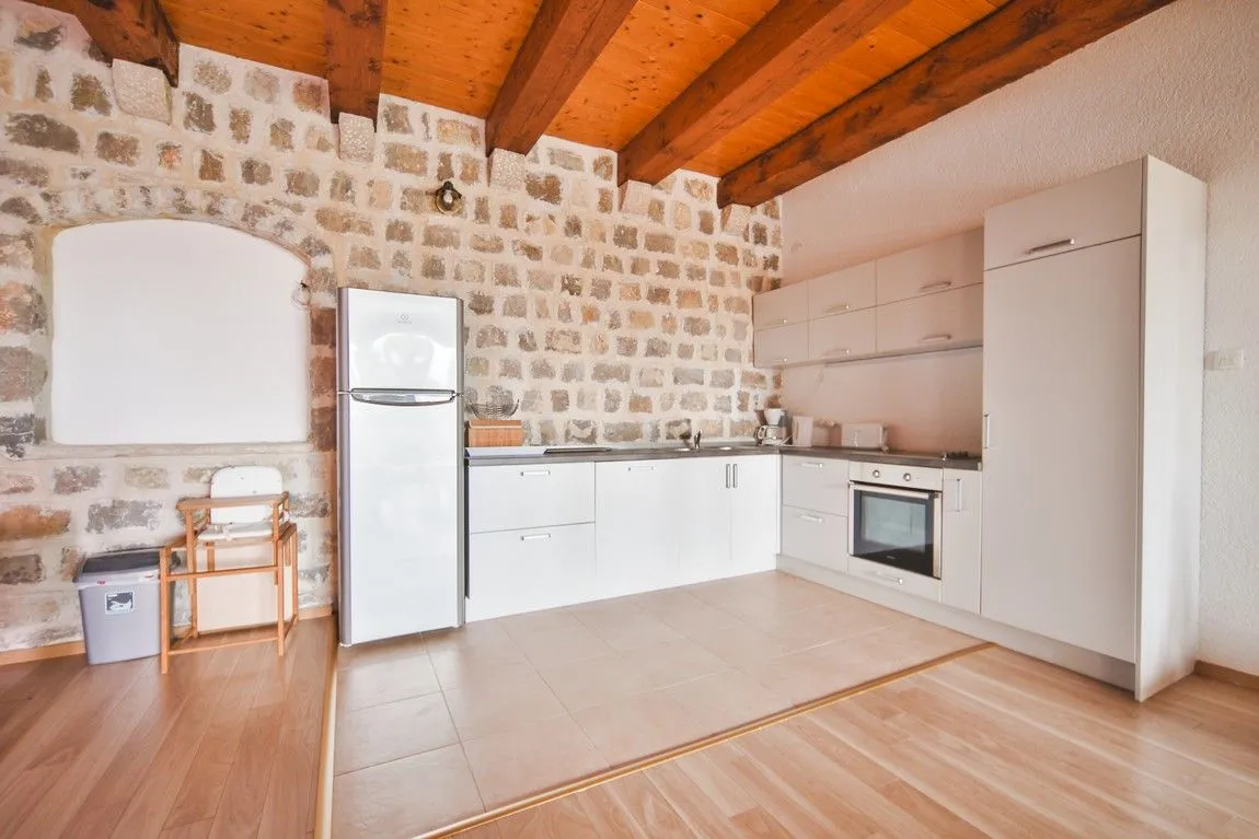 Sale, house, 458m², Kuljače, Budva