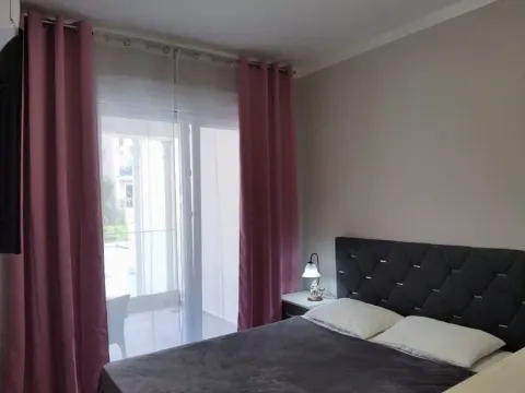 Izdavanje, jednosoban stan, 50m², Podkošljun, Budva - image 2