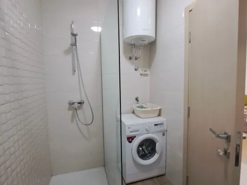 Izdavanje, jednosoban stan, 47m², City Kvart, Podgorica - image 7