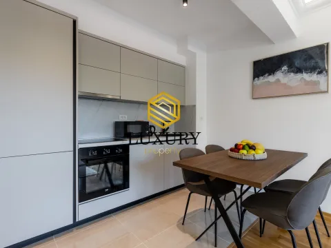 Rent, two bedroom apartment, 71m², Bečići, Budva - image 8