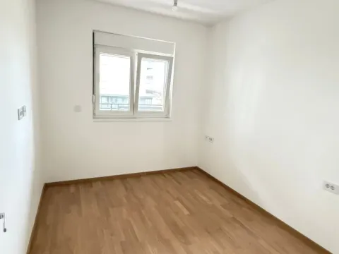 Izdavanje, jednosoban stan, 46m², Stari Aerodrom, Podgorica - image 7