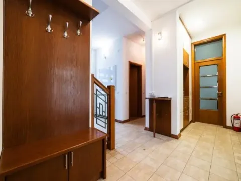 Izdavanje, kuća, 450m², Dedinje Sve Podlokacije, Beograd - image 15
