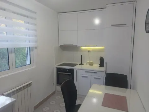 Prodaja, kuća, 300m², Konik, Podgorica - image 14
