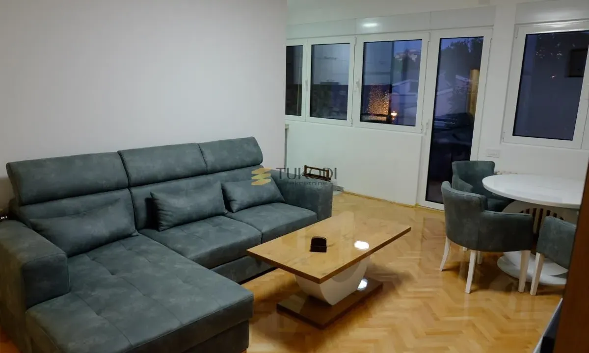 Izdavanje, dvosoban stan, 50m², Stari Merkator, Novi Beograd Sve Podlokacije