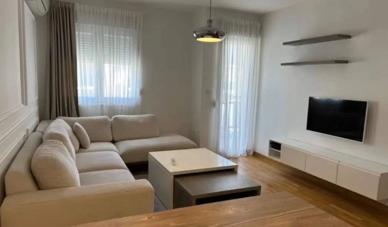 Izdavanje, jednosoban stan, 44m², Podgorica, Crna Gora