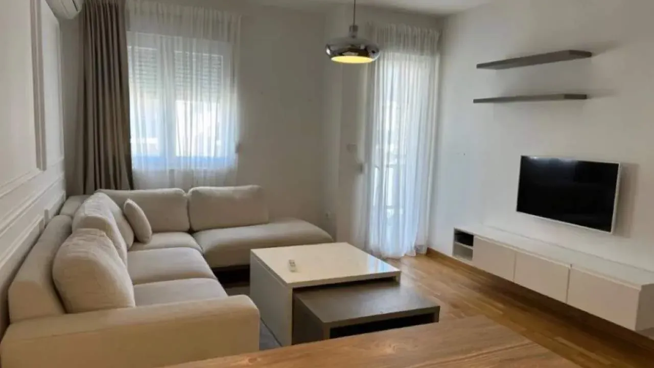 Izdavanje, jednosoban stan, 44m², Podgorica, Crna Gora