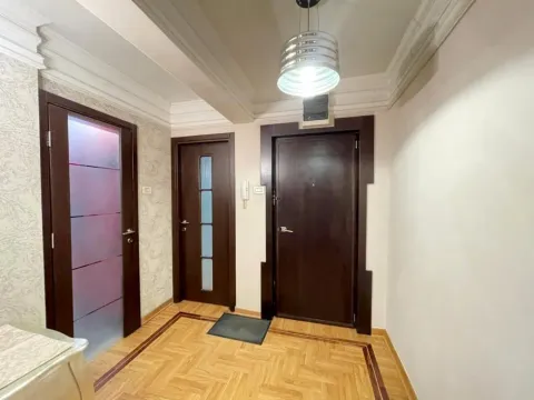 Izdavanje, trosoban stan, 110m², Savski Venac, Beograd - image 13