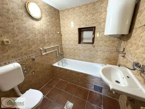 Prodaja, kuća, 270m², Zvezdara Sve Podlokacije, Beograd - image 13