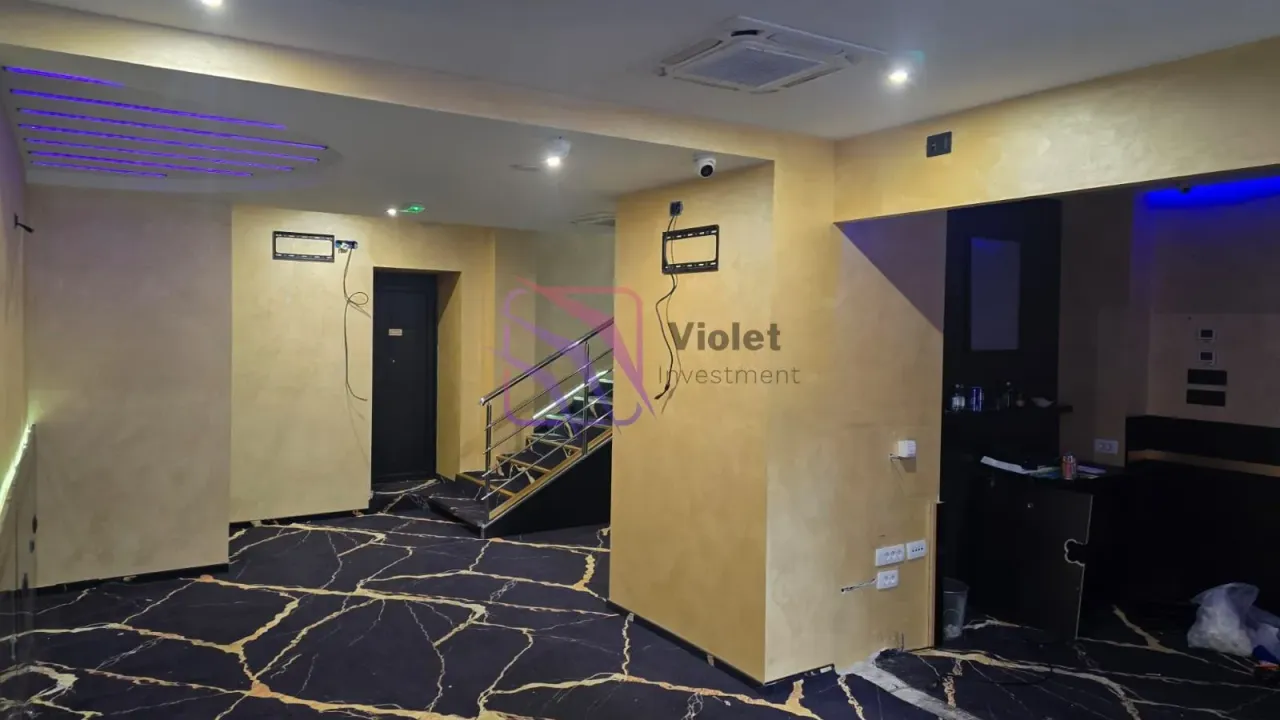 Izdavanje, poslovni prostor, 150m², Centar, Podgorica
