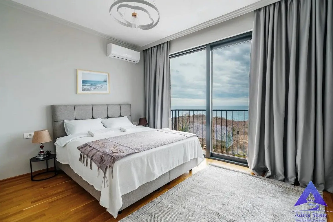 Sale, house, 220m², Reževići, Budva