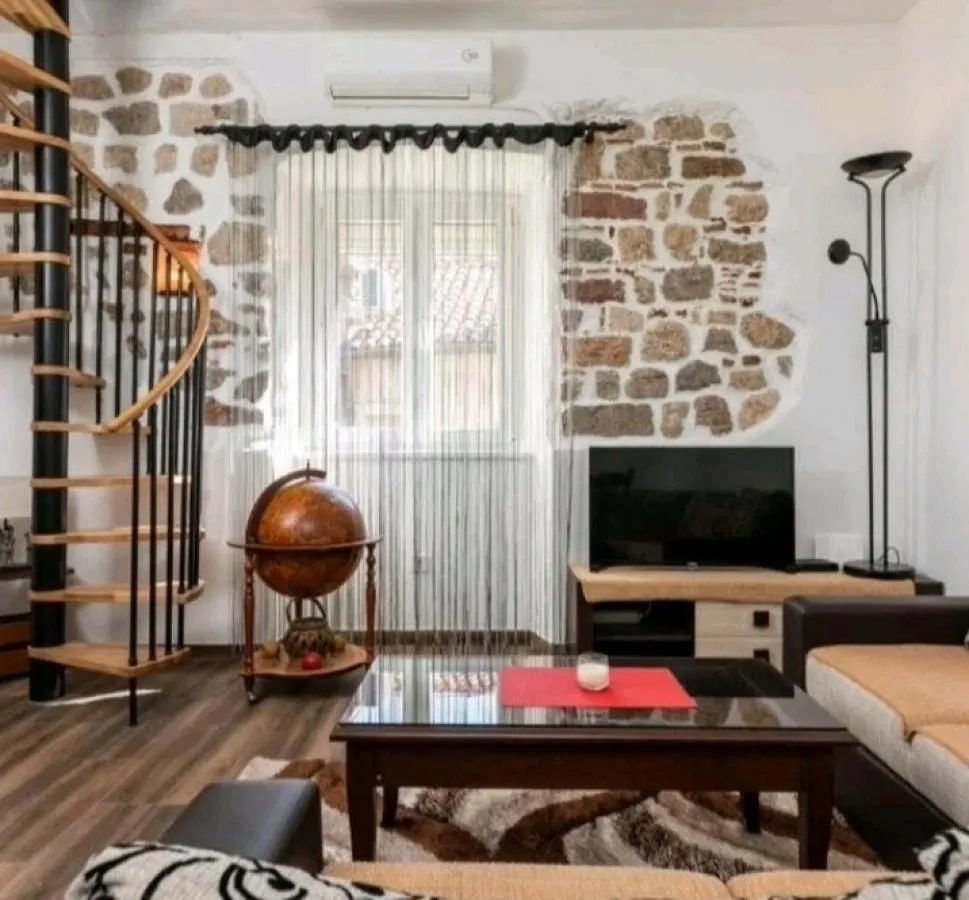 Sale, apartment, 58m², Kotor, Crna Gora