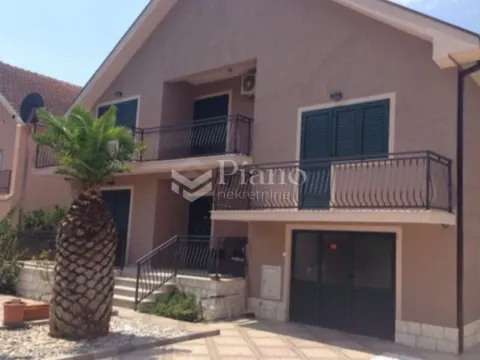 Rent, house, 250m², Stari Aerodrom, Podgorica - image 3
