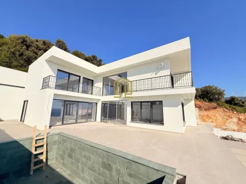 Moderna dvospratna vila sa bazenom u izgradnji. - image 3