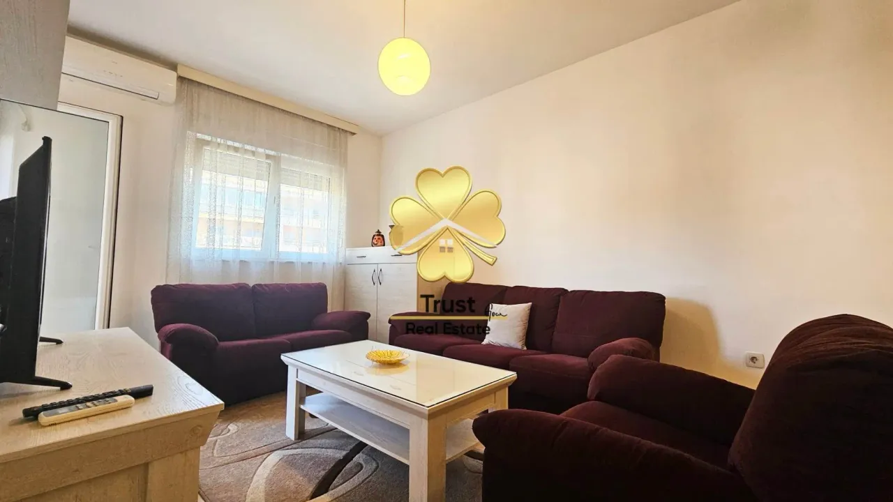 Izdavanje, jednosoban stan, 50m², City Kvart, Podgorica