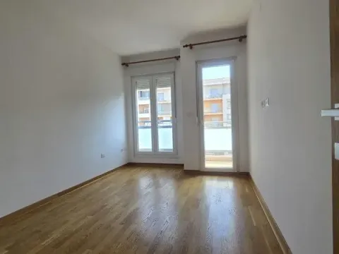 Izdavanje, poslovni prostor, 44m², City Kvart, Podgorica - image 4