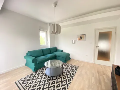 Izdavanje, dvosoban stan, 67m², Centar, Podgorica - image 2