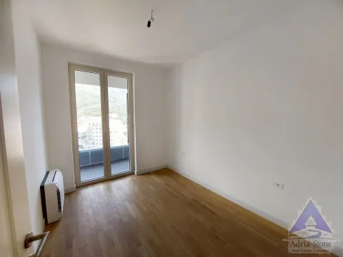 Prodaja, dvosoban stan, 69m², Bečići, Budva - image 1