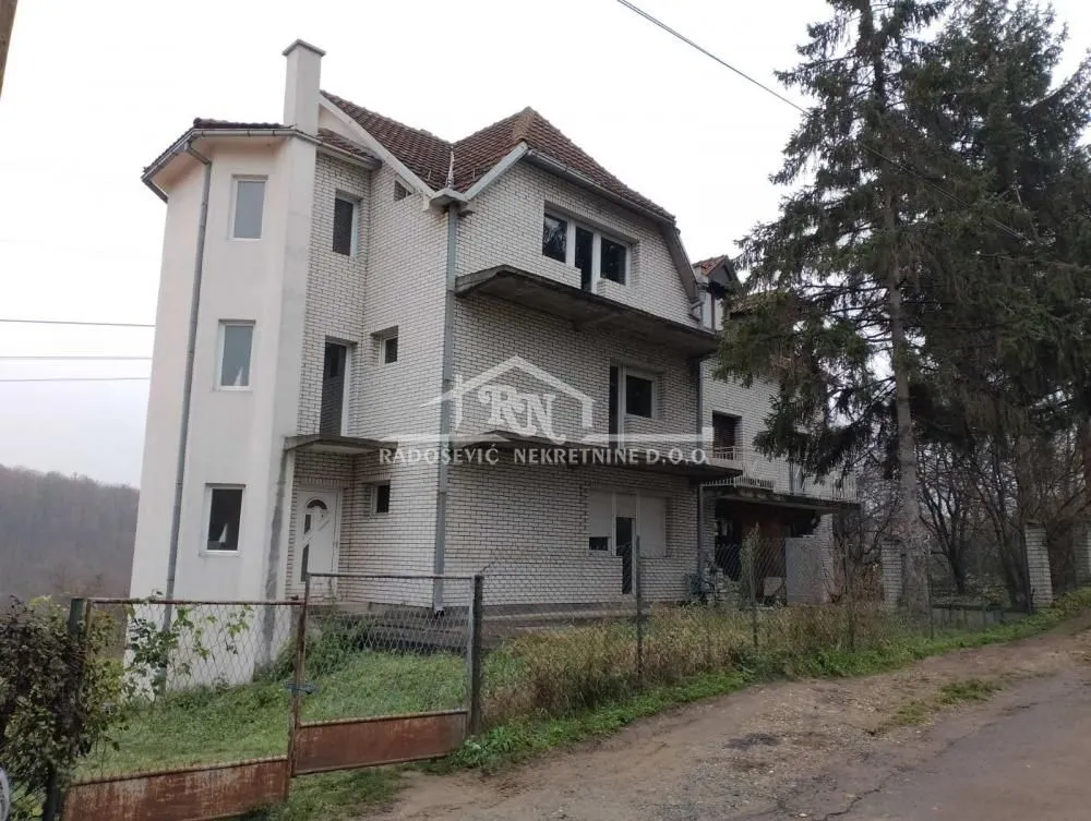Prodaja, kuća, 411m², Sremčica, Beograd