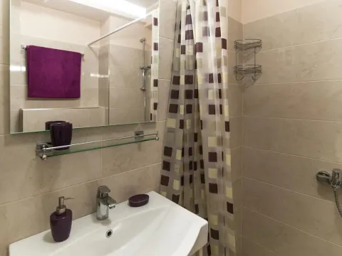 Sale, one bedroom apartment, 56m², Budva, Crna Gora - image 12