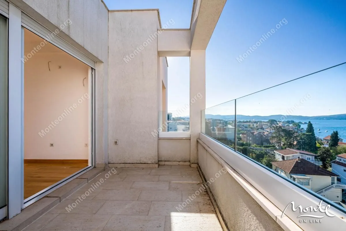 Prodaja, dvosoban stan, 66m², Tivat, Crna Gora