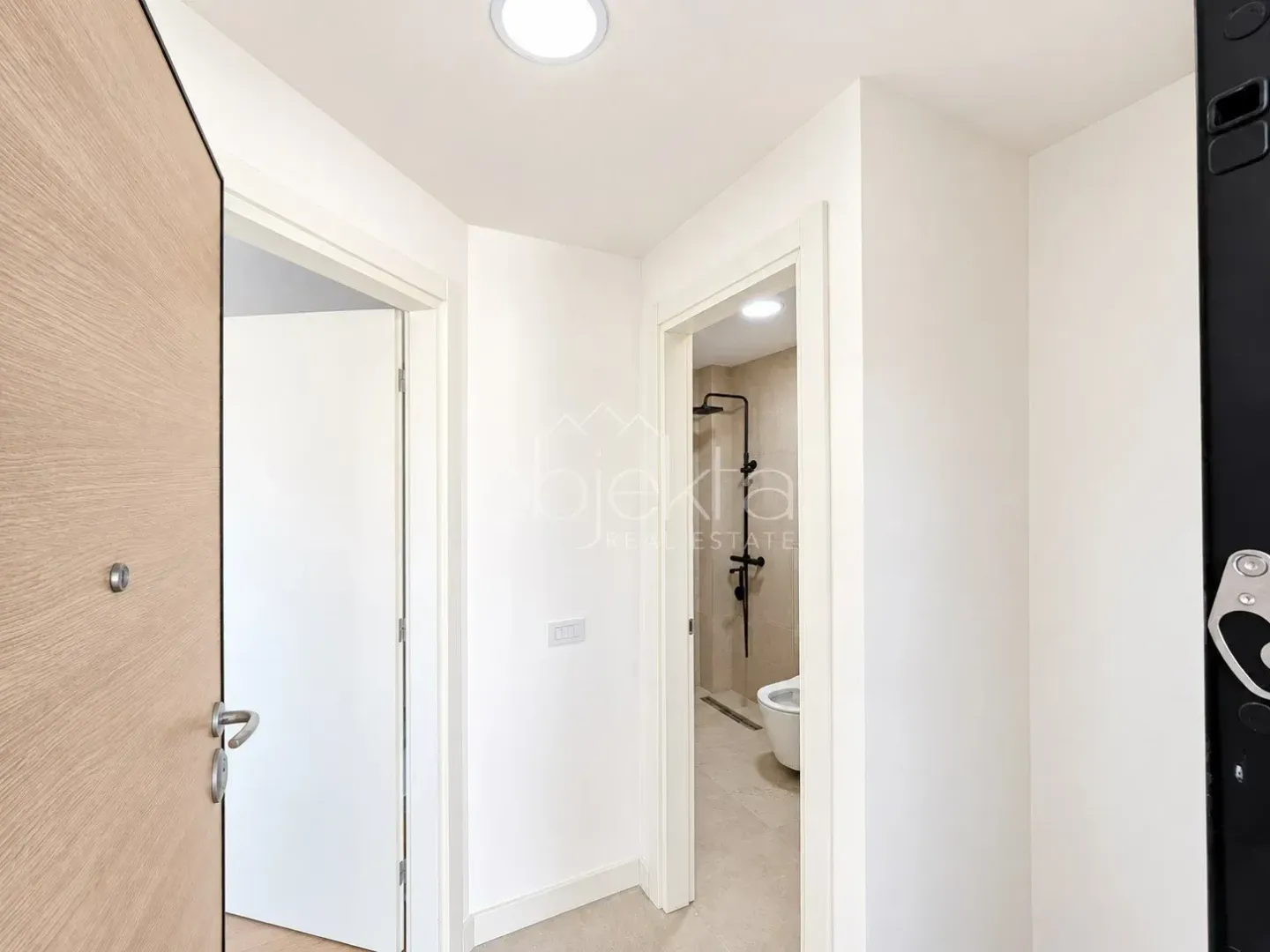 Prodaja, jednosoban stan, 85m², Tivat, Crna Gora