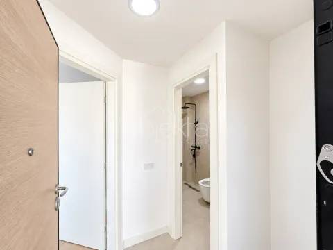 Prodaja, jednosoban stan, 85m², Tivat, Crna Gora - image 7